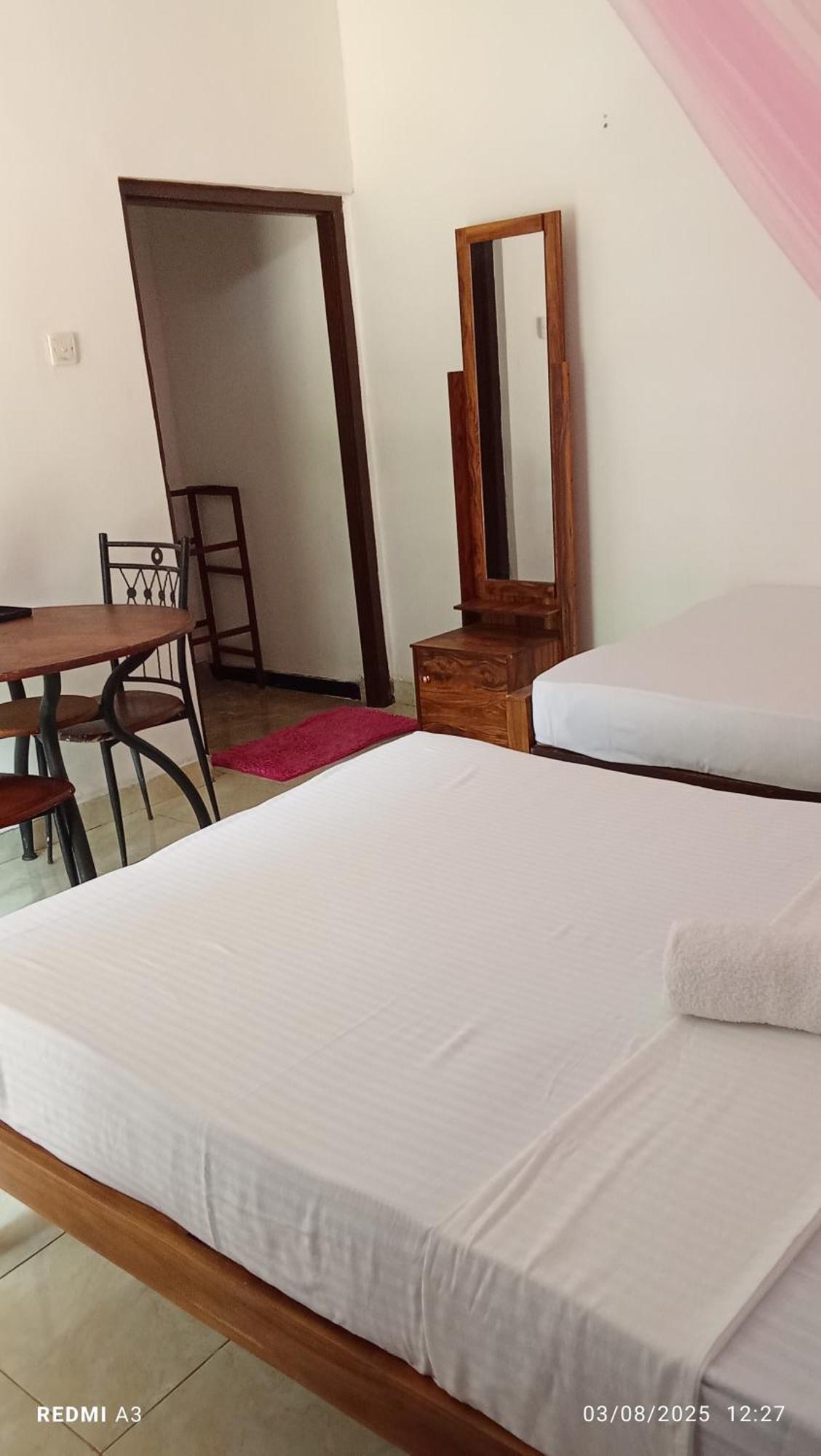 Sidhangana Home Stay Anuradhapura Δωμάτιο φωτογραφία